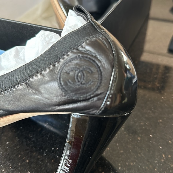 Chanel Elastic Ballet Interlocking CC Logo Pumps - Picture 9 of 9